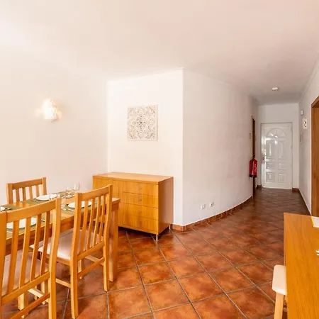 Jardins Vale De Parra 假日公园 3*